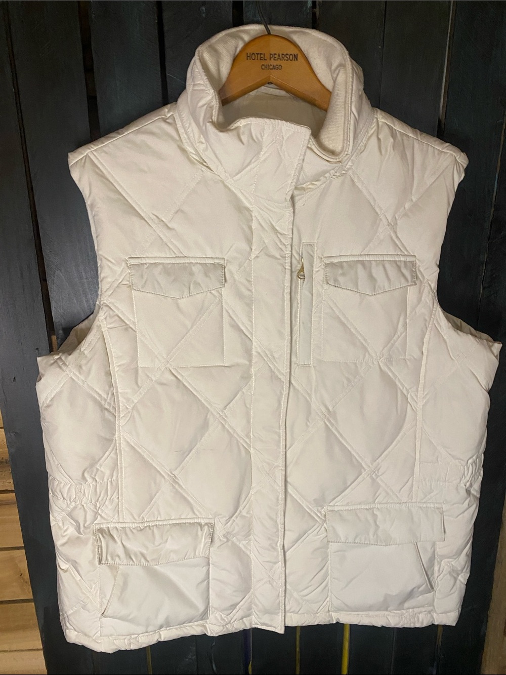 Lands’ End Quilted Sleeveless down Puffer Vest - white size XL